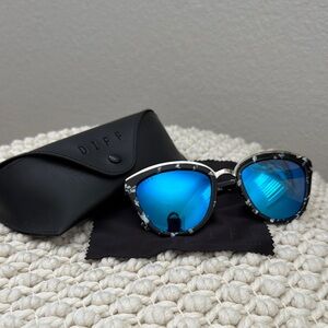 Diff Eyewear Blue and Black Sunglasses